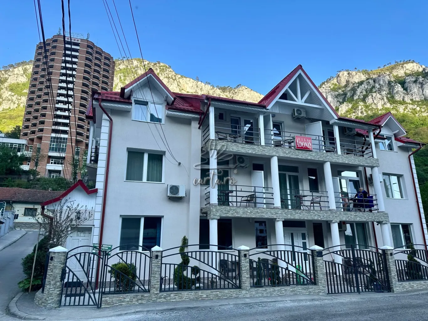 Vila ADONIS